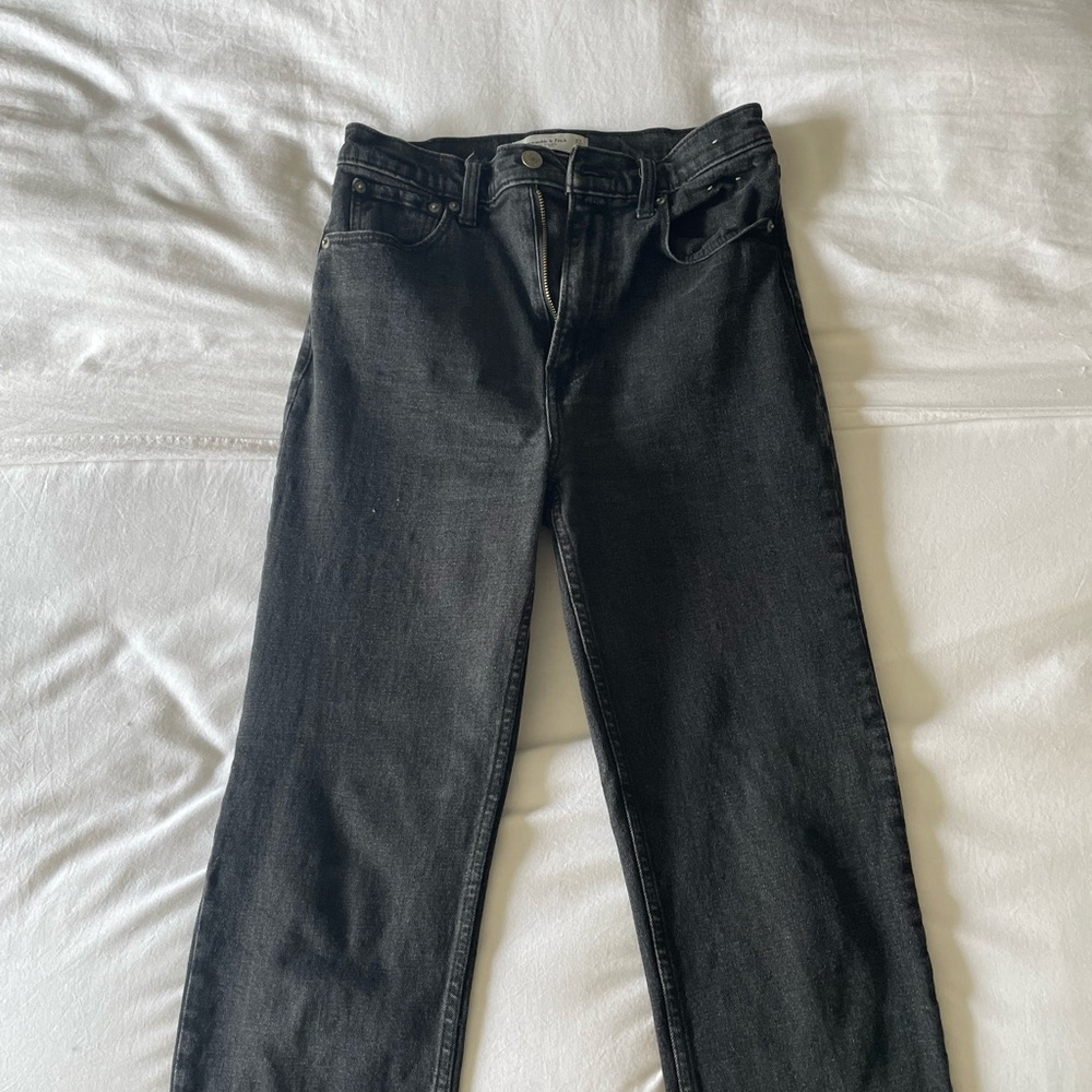 The Ankle Straight High Waisted Jeans - Abercrombie & Fitch - Picture 4 of 4